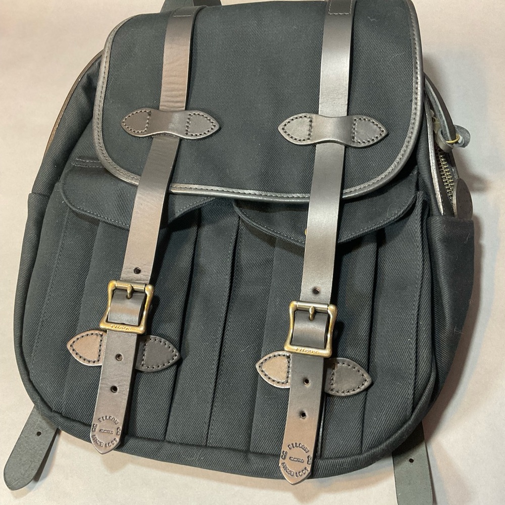 Filson rugged twill rucksack black on black